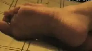 يخاف ان ينام وحده محارم