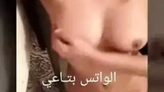 الحبيبة المصرية ترسل فيديو صريح: عارية ممروقة ولعب بالعُدّة