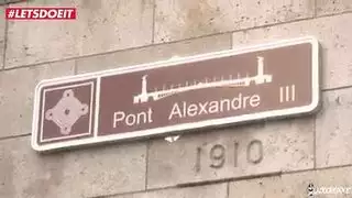 إثارة فردية صريحة: سيدة مثيرة تستمني فرجها الضيق