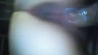 فاتنة البالغة من العمر 18 عامًا مع روعة كبيرة الحمار من الصعب صعبة