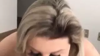 إباحية الحلق العميق: عرض كيلي المكثف للجنس الفموي