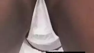 بريطانية ناضجة عارية تتوسل للجنس العنيف طوال اليوم في السرير