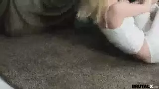 سكس عنها و هما وقفين